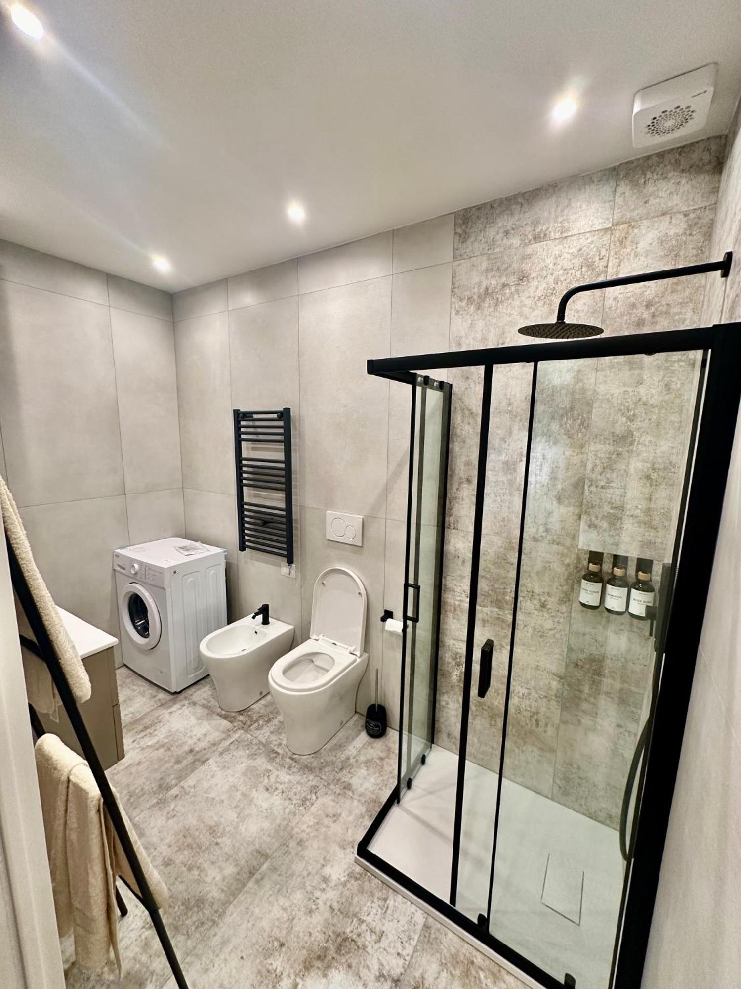 Bold Apartment