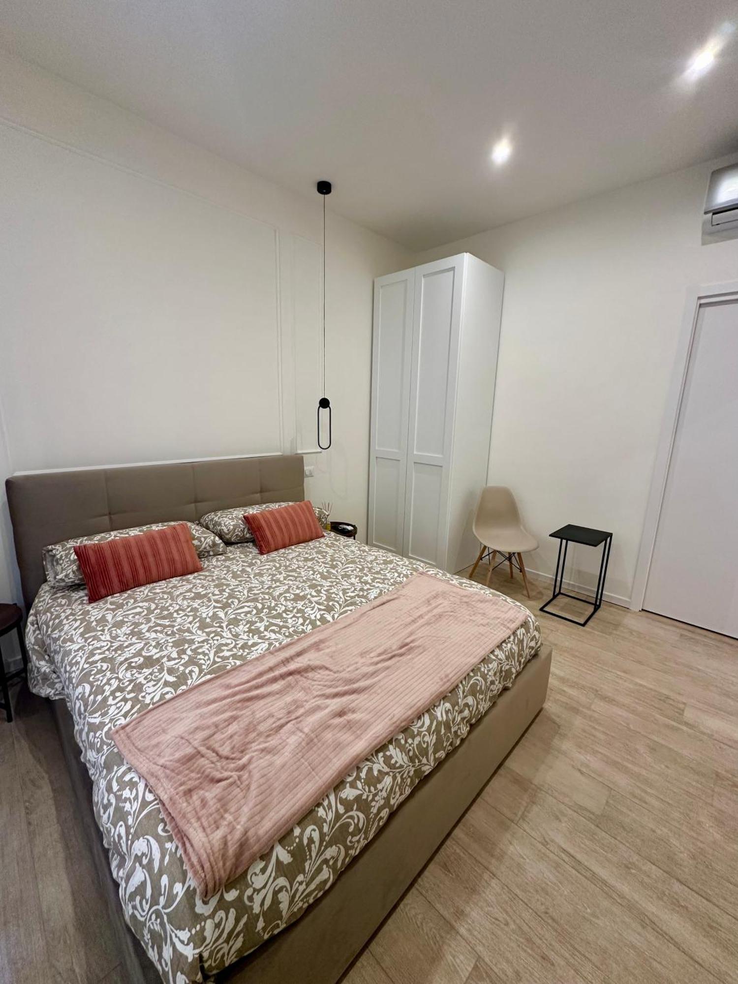 Apartment Bold Rom